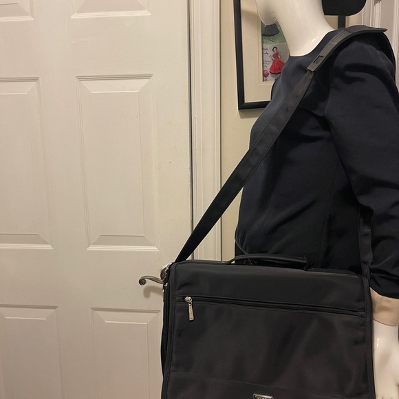 GUESS 90s Crossbody Bags for Women - Picture 2 of 16